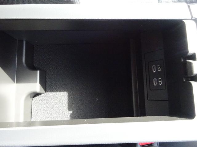 プリウス Ｘ　ＡＣ１００Ｖ　ＵＳＢ　アダプティブクルーズコントロール　ブラインドスポットモニター　レーンキープアシスト　オートライト　オートハイビーム　電動格納ミラー　スマートキー　寒冷地仕様　ＬＥＤヘッドライト（32枚目）