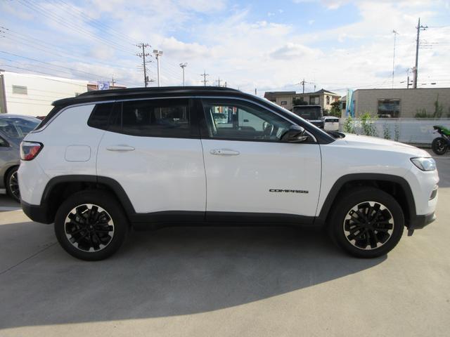 ジープ・コンパス ロンジチュード 4WD 純正10.1インチナビ フルセグTV バックカメラ アダプティブクルーズコントロール ドラレコ ETC アクティブパークセンス ブラインドスポットモニター ハーフレザーシート ルーフレール(14枚目)