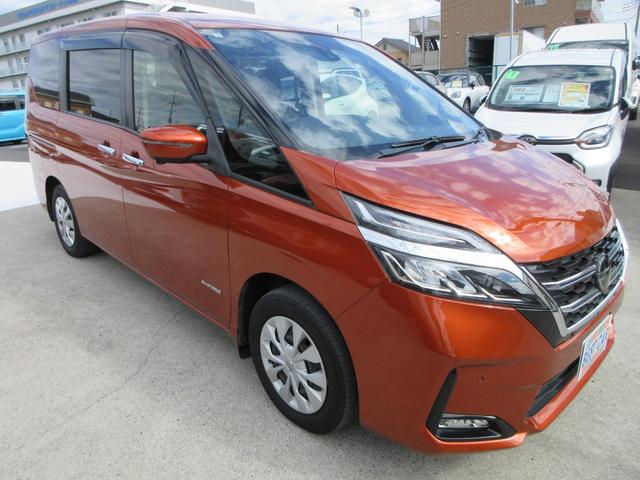 セレナ XV 純正10インチナビ フルセグTV 全周囲カメラ 後席フリップダウンモニター 両側パワースライドドア クルーズコントロール ドライブレコーダー ETC シートヒーター ステアリングヒーター 防水シート(6枚目)