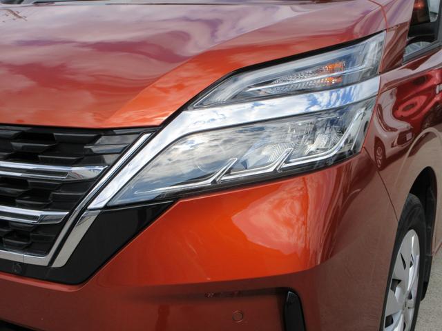 セレナ XV 純正10インチナビ フルセグTV 全周囲カメラ 後席フリップダウンモニター 両側パワースライドドア クルーズコントロール ドライブレコーダー ETC シートヒーター ステアリングヒーター 防水シート(8枚目)