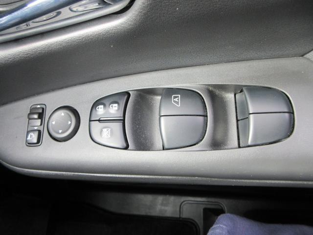 セレナ XV 純正10インチナビ フルセグTV 全周囲カメラ 後席フリップダウンモニター 両側パワースライドドア クルーズコントロール ドライブレコーダー ETC シートヒーター ステアリングヒーター 防水シート(28枚目)