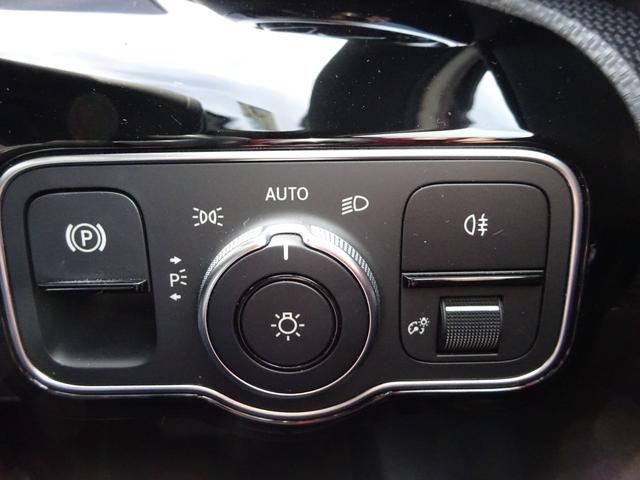 Ａクラス Ａ１８０　純正１２．５インチナビ　フルセグＴＶ　バックカメラ　ドライブレコーダー　ＥＴＣ２．０　Ｂｌｕｅｔｏｏｔｈ　ＵＳＢ　クルーズコントロール　ブラインドスポットモニター　パドルシフト　オートライト（22枚目）