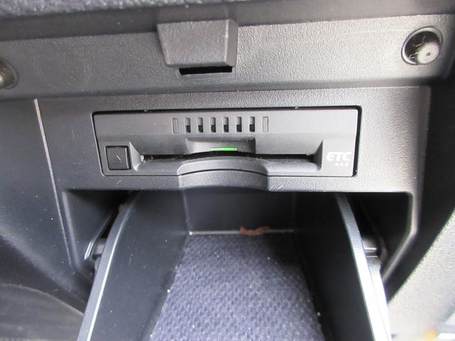 ヴェルファイアハイブリッド Ｖ　４ＷＤ　カロッツェリアナビ　フルセグＴＶ　バックカメラ　後席フリップダウンモニター　パワーバックドア　両側パワースライドドア　クルーズコントロール　ドラレコ　ＥＴＣ　パワーシート　ＬＥＤヘッドライト（34枚目）