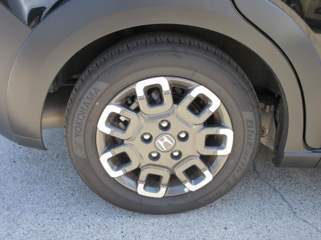 フリード クロスター 純正9インチナビ フルセグTV アップルカープレイ アンドロイドオート バックカメラ 両側パワースライドドア アダプティブクルーズコントロール ETC シートヒーター LEDヘッド 純正15インチAW(11枚目)