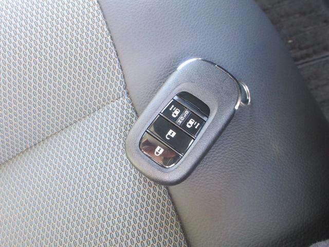 フリード クロスター 純正9インチナビ フルセグTV アップルカープレイ アンドロイドオート バックカメラ 両側パワースライドドア アダプティブクルーズコントロール ETC シートヒーター LEDヘッド 純正15インチAW(52枚目)