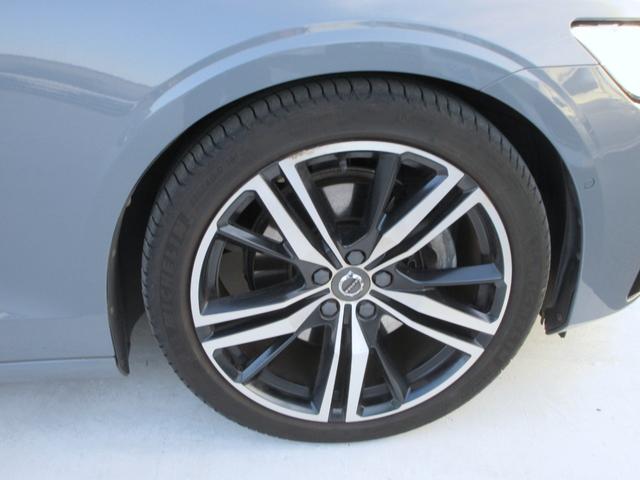 S60 B5 Rデザイン 純正9インチナビフルセグTV 全周囲カメラ ハーマンカードンサウンド クルーズコントロール ハーフレザーシート シートヒーター パワーシート ヘッドアップディスプレイ LEDヘッド 純正19インチAW(12枚目)