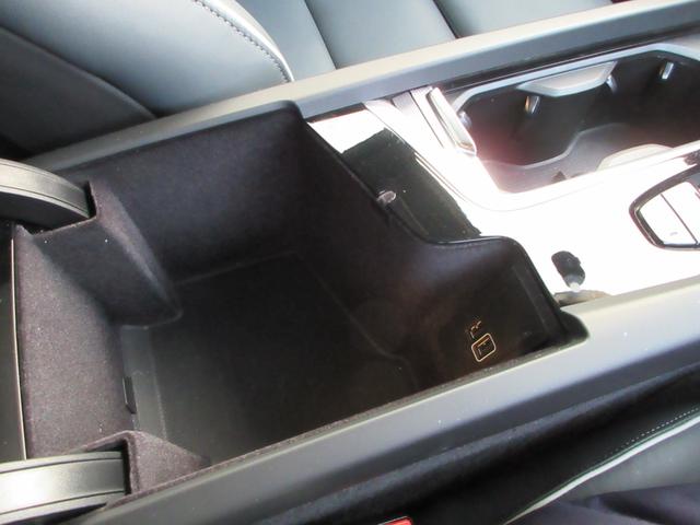 S60 B5 Rデザイン 純正9インチナビフルセグTV 全周囲カメラ ハーマンカードンサウンド クルーズコントロール ハーフレザーシート シートヒーター パワーシート ヘッドアップディスプレイ LEDヘッド 純正19インチAW(41枚目)