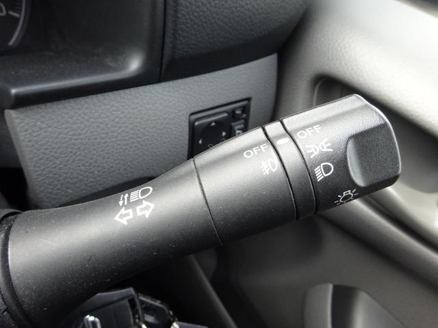 NV350キャラバンワゴン DX 純正ナビ フルセグTV バックカメラ ETC Bluetooth CD USB 電動格納ミラー 4列シート キーレスエントリー 横滑り防止装置 運転席、助手席エアバック 盗難防止装置(22枚目)