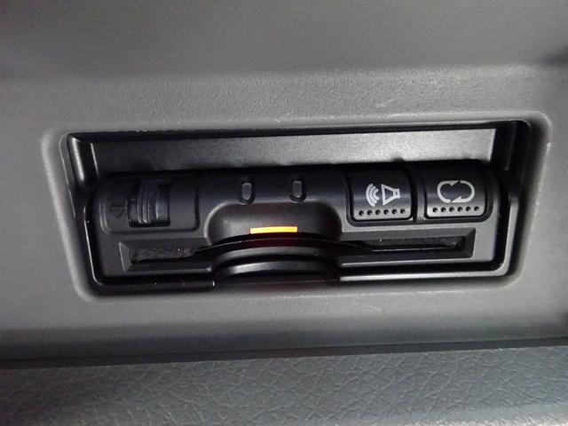 NV350キャラバンワゴン DX 純正ナビ フルセグTV バックカメラ ETC Bluetooth CD USB 電動格納ミラー 4列シート キーレスエントリー 横滑り防止装置 運転席、助手席エアバック 盗難防止装置(24枚目)