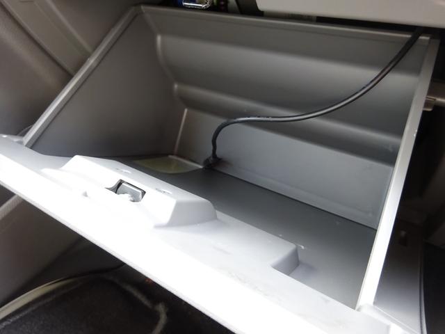 NV350キャラバンワゴン DX 純正ナビ フルセグTV バックカメラ ETC Bluetooth CD USB 電動格納ミラー 4列シート キーレスエントリー 横滑り防止装置 運転席、助手席エアバック 盗難防止装置(37枚目)