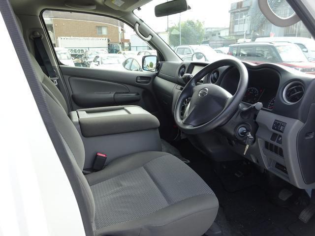 NV350キャラバンワゴン DX 純正ナビ フルセグTV バックカメラ ETC Bluetooth CD USB 電動格納ミラー 4列シート キーレスエントリー 横滑り防止装置 運転席、助手席エアバック 盗難防止装置(38枚目)