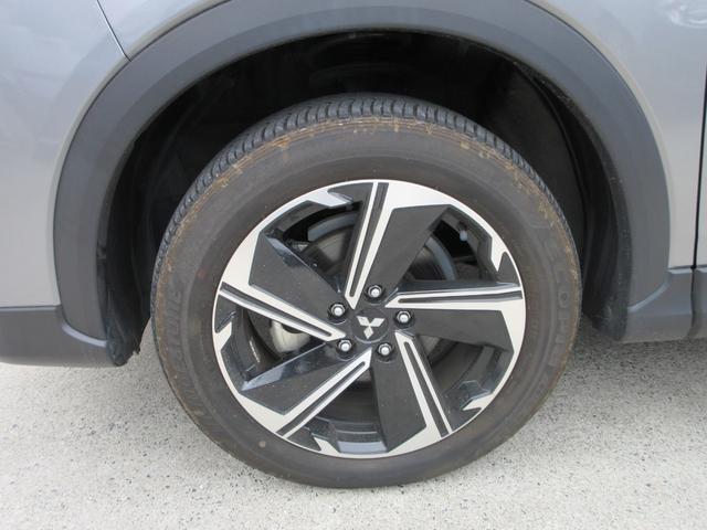 エクリプスクロスＰＨＥＶ Ｇ　４ＷＤ　純正ナビ　フルセグＴＶ　バックカメラ　マイパイロット　パドルシフト　ハーフレザーシート　シートヒーター　パワーシート　ステアリングヒーター　ヘッドアップディスプレイ　ＬＥＤヘッド　充電ケーブル（9枚目）