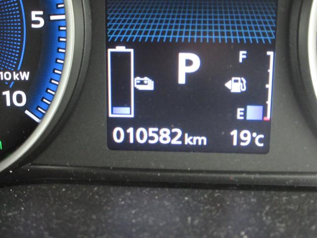 エクリプスクロスＰＨＥＶ Ｇ　４ＷＤ　純正ナビ　フルセグＴＶ　バックカメラ　マイパイロット　パドルシフト　ハーフレザーシート　シートヒーター　パワーシート　ステアリングヒーター　ヘッドアップディスプレイ　ＬＥＤヘッド　充電ケーブル（24枚目）