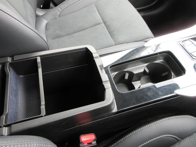 エクリプスクロスＰＨＥＶ Ｇ　４ＷＤ　純正ナビ　フルセグＴＶ　バックカメラ　マイパイロット　パドルシフト　ハーフレザーシート　シートヒーター　パワーシート　ステアリングヒーター　ヘッドアップディスプレイ　ＬＥＤヘッド　充電ケーブル（42枚目）
