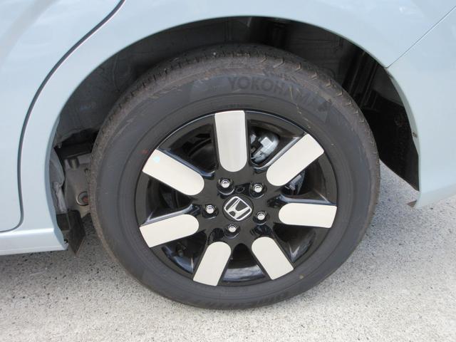 フリード ｅ：ＨＥＶエアー　ＥＸ　純正９型ナビ　フルセグＴＶ　バックカメラ　両側パワースライドドア　アダプティブクルーズコントロール　ＥＴＣ　ブラインドスポットモニター　ハーフレザーシート　シートヒーター　ＬＥＤヘッド　スマートキー（10枚目）