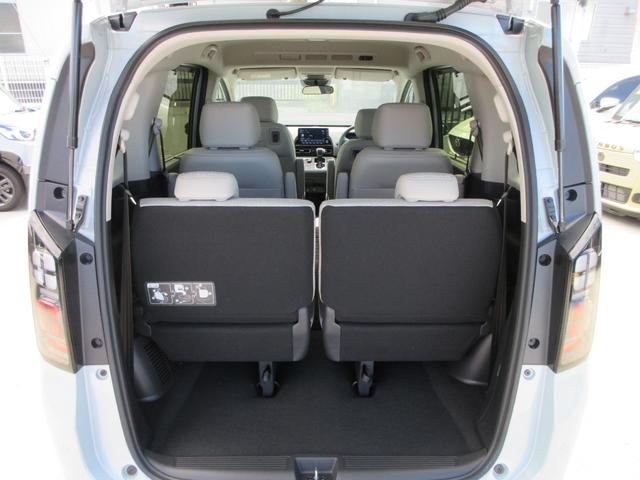 フリード ｅ：ＨＥＶエアー　ＥＸ　純正９型ナビ　フルセグＴＶ　バックカメラ　両側パワースライドドア　アダプティブクルーズコントロール　ＥＴＣ　ブラインドスポットモニター　ハーフレザーシート　シートヒーター　ＬＥＤヘッド　スマートキー（18枚目）