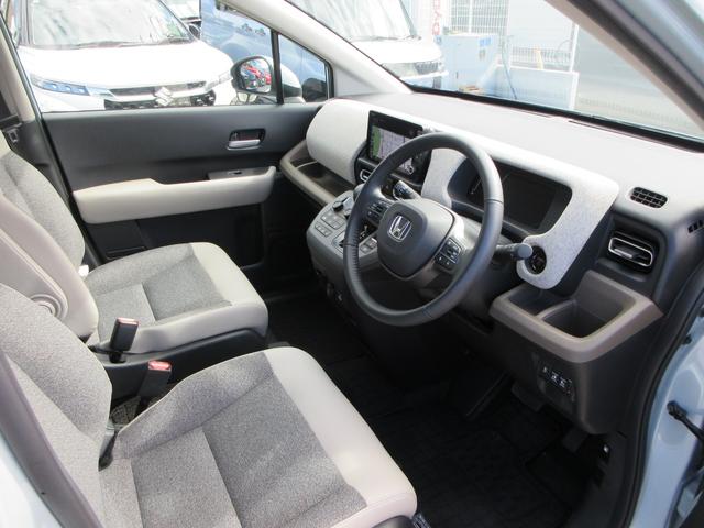 フリード ｅ：ＨＥＶエアー　ＥＸ　純正９型ナビ　フルセグＴＶ　バックカメラ　両側パワースライドドア　アダプティブクルーズコントロール　ＥＴＣ　ブラインドスポットモニター　ハーフレザーシート　シートヒーター　ＬＥＤヘッド　スマートキー（38枚目）