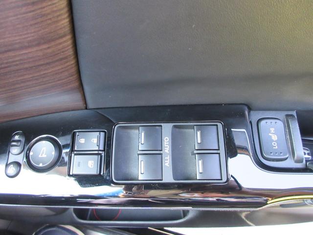 オデッセイハイブリッド e:HEVアブソルート・EX ホンダセンシング レザーシート 純正10インチナビ フルセグTV 後席フリップダウンモニター 全周囲カメラ パワーバックドア 両側パワースライドドア ドラレコ ETC シートヒーター パワーシート(31枚目)