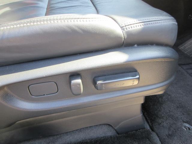 オデッセイハイブリッド e:HEVアブソルート・EX ホンダセンシング レザーシート 純正10インチナビ フルセグTV 後席フリップダウンモニター 全周囲カメラ パワーバックドア 両側パワースライドドア ドラレコ ETC シートヒーター パワーシート(47枚目)