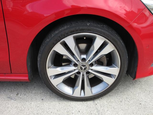 ＣＬＡクラス ＣＬＡ２２０　４マチック　４ＷＤ　プレミアムパッケージ　パノラミックスライディングルーフ　レザーシート　純正８型ナビ　フルセグＴＶ　バックカメラ　ハーマンカードンサウンド　クルーズコントロール　パドルシフト　ドラレコ　ＥＴＣ（12枚目）