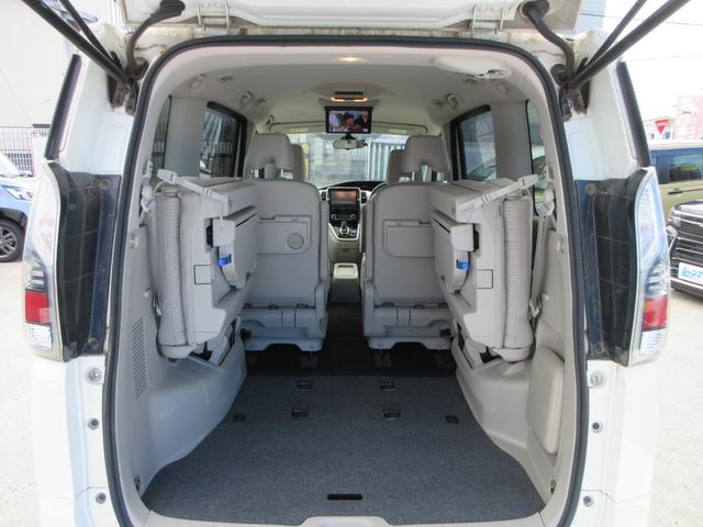 セレナ e-パワー X 純正9インチナビ フルセグTV 全周囲カメラ 後席フリップダウンモニター 両側パワースライドドア クルーズコントロール ドラレコ ETC シートヒーター ステアリングヒーター LEDヘッドライト(18枚目)