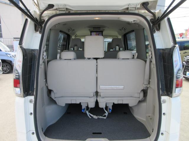 セレナ e-パワー X 純正9インチナビ フルセグTV 全周囲カメラ 後席フリップダウンモニター 両側パワースライドドア クルーズコントロール ドラレコ ETC シートヒーター ステアリングヒーター LEDヘッドライト(19枚目)