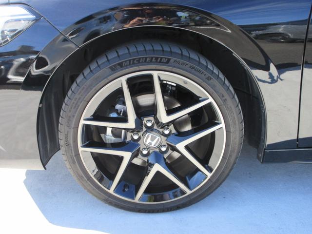 シビック e:HEV ホンダセンシング 純正9インチナビ フルセグTV バックカメラ BOSEサウンド アダプティブクルーズコントロール パドルシフト ハーフレザーシート シートヒーター パワーシート LEDヘッドライト(9枚目)