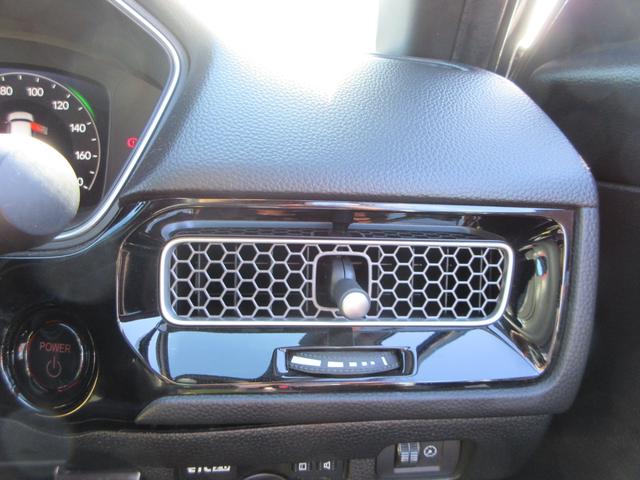 シビック e:HEV ホンダセンシング 純正9インチナビ フルセグTV バックカメラ BOSEサウンド アダプティブクルーズコントロール パドルシフト ハーフレザーシート シートヒーター パワーシート LEDヘッドライト(28枚目)