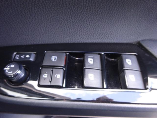 プリウス Ａツーリングセレクション　トヨタセーフティセンス　純正９インチナビ　フルセグＴＶ　バックカメラ　ドライブレコーダー　ＥＴＣ　Ｂｌｕｅｔｏｏｔｈ　ＤＩＳＣ　ＵＳＢ　アダプティブクルーズコントロール　ブラインドスポットモニター（25枚目）