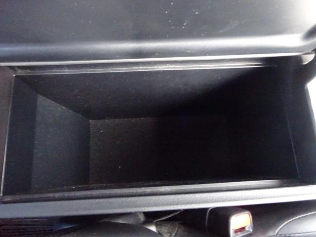 プリウス Ａツーリングセレクション　トヨタセーフティセンス　純正９インチナビ　フルセグＴＶ　バックカメラ　ドライブレコーダー　ＥＴＣ　Ｂｌｕｅｔｏｏｔｈ　ＤＩＳＣ　ＵＳＢ　アダプティブクルーズコントロール　ブラインドスポットモニター（37枚目）