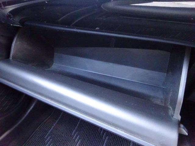 プリウス Ａツーリングセレクション　トヨタセーフティセンス　純正９インチナビ　フルセグＴＶ　バックカメラ　ドライブレコーダー　ＥＴＣ　Ｂｌｕｅｔｏｏｔｈ　ＤＩＳＣ　ＵＳＢ　アダプティブクルーズコントロール　ブラインドスポットモニター（38枚目）