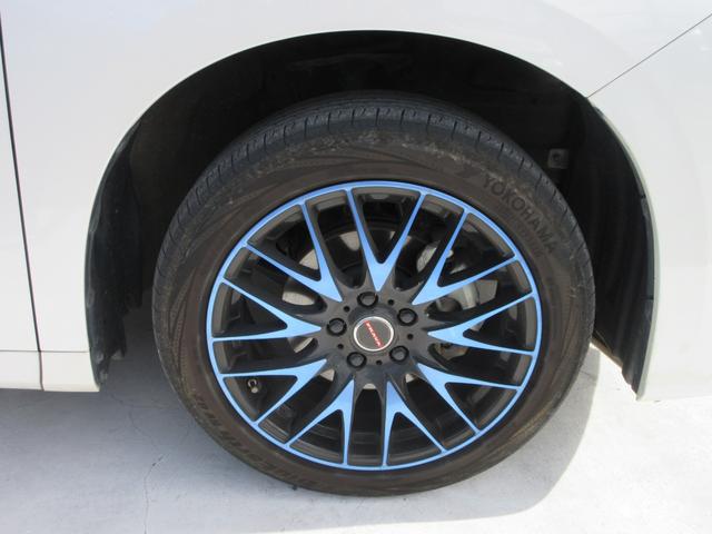 アルファードハイブリッド Ｘ　４ＷＤ　ツインムーンルーフ　純正９インチディスプレイ　フルセグＴＶ　後席フリップダウンモニター　バックカメラ　両側パワースライドドア　レーダークルーズコントロール　ドラレコ　ＥＴＣ　スタッドレス積込（12枚目）