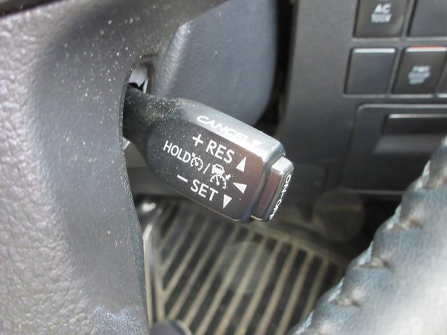 アルファードハイブリッド Ｘ　４ＷＤ　ツインムーンルーフ　純正９インチディスプレイ　フルセグＴＶ　後席フリップダウンモニター　バックカメラ　両側パワースライドドア　レーダークルーズコントロール　ドラレコ　ＥＴＣ　スタッドレス積込（28枚目）