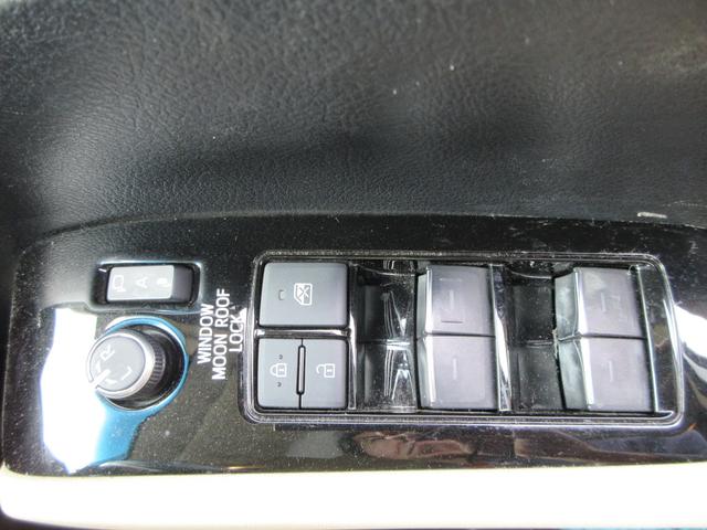 アルファードハイブリッド Ｘ　４ＷＤ　ツインムーンルーフ　純正９インチディスプレイ　フルセグＴＶ　後席フリップダウンモニター　バックカメラ　両側パワースライドドア　レーダークルーズコントロール　ドラレコ　ＥＴＣ　スタッドレス積込（33枚目）