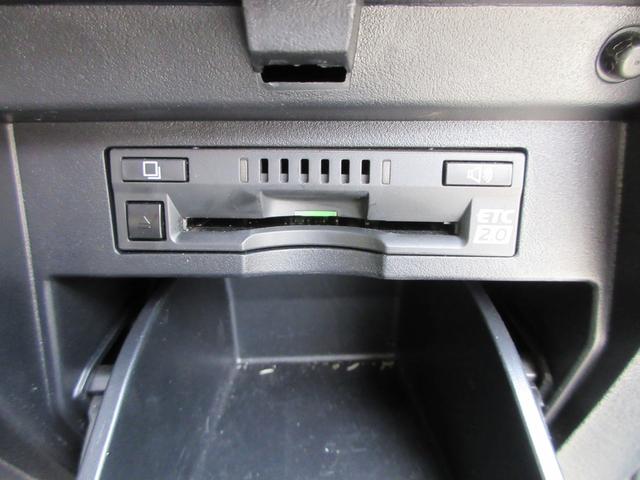 アルファードハイブリッド Ｘ　４ＷＤ　ツインムーンルーフ　純正９インチディスプレイ　フルセグＴＶ　後席フリップダウンモニター　バックカメラ　両側パワースライドドア　レーダークルーズコントロール　ドラレコ　ＥＴＣ　スタッドレス積込（36枚目）