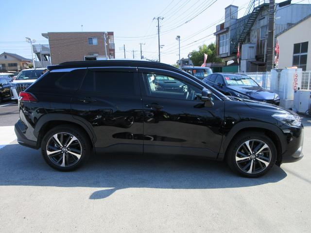 カローラクロス ハイブリッド Z ガラスルーフ 純正10.5インチナビ フルセグTV 全周囲カメラ パワーバックドア レーダークルーズコントロール ETC ハーフレザーシート シートヒーター パワーシート 18インチAW スマートキー(13枚目)