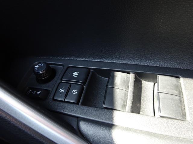 カローラクロス ハイブリッド　Ｚ　モデリスタエアロ　純正１０．５インチナビ　フルセグＴＶ　パワーバックドア　アラウンドビューモニター　ＥＴＣ２．０　Ｂｌｕｅｔｏｏｔｈ　ＵＳＢ　アダプティブクルーズコントロール　レーンキープアシスト（26枚目）