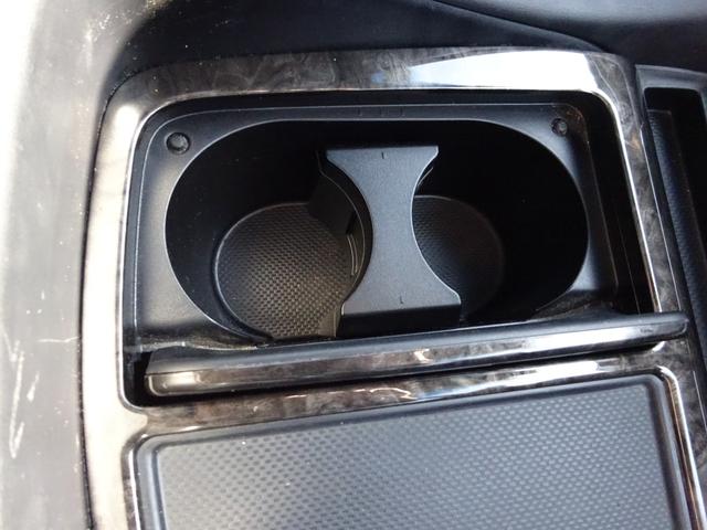 アルファードハイブリッド S タイプゴールドII 4WD サンルーフ トヨタセーフティセンス 純正9インチナビ 後席フリップダウンモニター 両側パワースライドドア パワーバックドア バックカメラ Bluetooth DISC USB(41枚目)