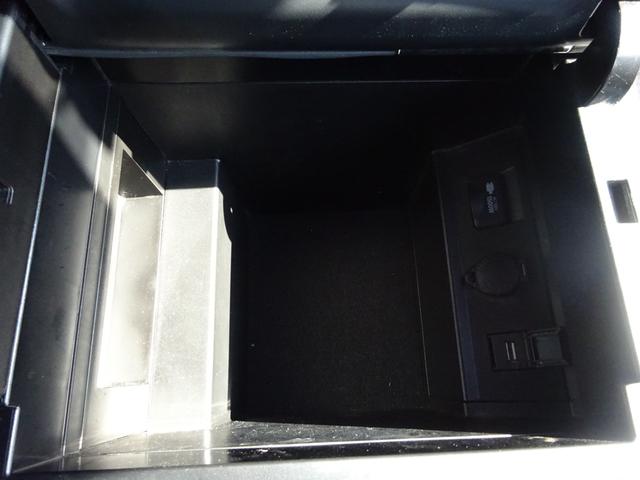 アルファードハイブリッド S タイプゴールドII 4WD サンルーフ トヨタセーフティセンス 純正9インチナビ 後席フリップダウンモニター 両側パワースライドドア パワーバックドア バックカメラ Bluetooth DISC USB(42枚目)