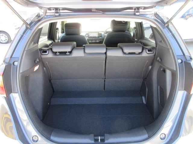 フィット e:HEVリュクス 純正9型ナビ フルセグTV 全周囲カメラ アダプティブクルーズコントロール ドラレコ ETC ハーフレザーシート シートヒーター ステアリングヒーター ブラインドスポットモニター LEDヘッドライト(18枚目)