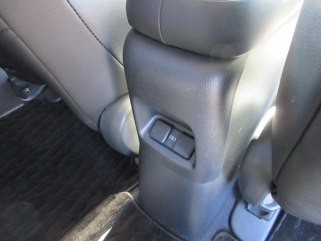 フィット e:HEVリュクス 純正9型ナビ フルセグTV 全周囲カメラ アダプティブクルーズコントロール ドラレコ ETC ハーフレザーシート シートヒーター ステアリングヒーター ブラインドスポットモニター LEDヘッドライト(45枚目)