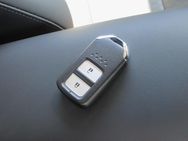 フィット e:HEVリュクス 純正9型ナビ フルセグTV 全周囲カメラ アダプティブクルーズコントロール ドラレコ ETC ハーフレザーシート シートヒーター ステアリングヒーター ブラインドスポットモニター LEDヘッドライト(52枚目)