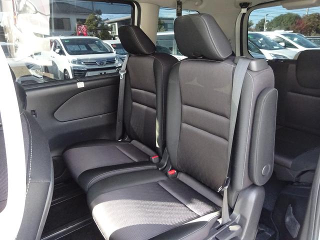 セレナ ｅ－パワー　ハイウェイスターＶ　プロパイロット　純正９インチナビ　フルセグＴＶ　後席フリップダウンモニター　両側パワースライドドア　アラウンドビューモニター　ドライブレコーダー　ＥＴＣ　レーンキープアシスト　ハンドルヒーター（45枚目）