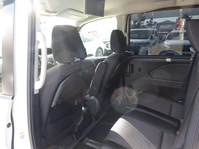 セレナ ｅ－パワー　ハイウェイスターＶ　プロパイロット　純正９インチナビ　フルセグＴＶ　後席フリップダウンモニター　両側パワースライドドア　アラウンドビューモニター　ドライブレコーダー　ＥＴＣ　レーンキープアシスト　ハンドルヒーター（46枚目）