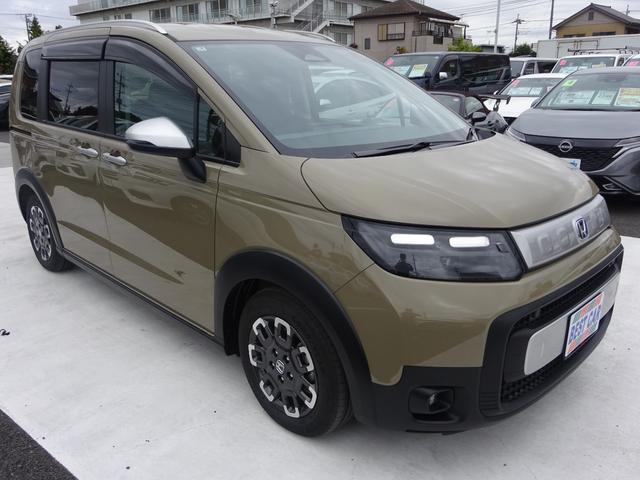 フリード e:HEVクロスター Aplle carplay Android auto 純正8インチディスプレイ 両側パワースライドドア バックカメラ Bluetooth USB アダプティブクルーズコントロール(7枚目)