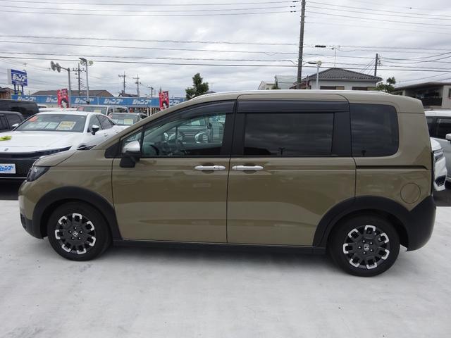 フリード e:HEVクロスター Aplle carplay Android auto 純正8インチディスプレイ 両側パワースライドドア バックカメラ Bluetooth USB アダプティブクルーズコントロール(9枚目)