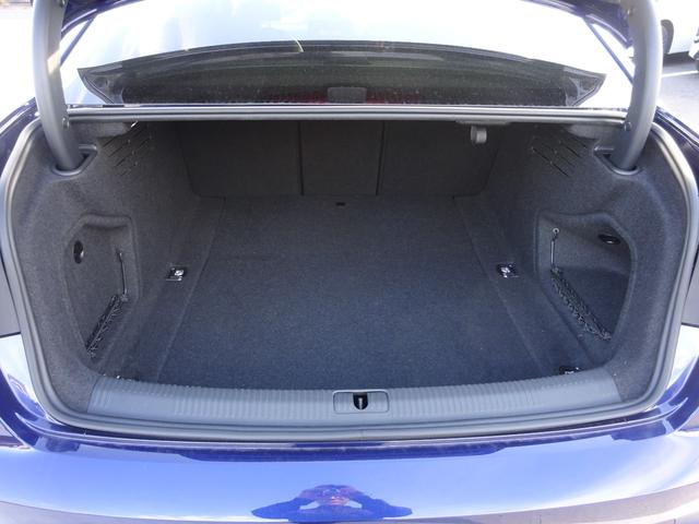 Ａ４ ３５ＴＦＳＩアドバンスド　レザーシート　純正ナビ　アラウンドビューモニター　ドライブレコーダー　ＥＴＣ２．０　Ｂｌｕｅｔｏｏｔｈ　ＵＳＢ　アダプティブクルーズコントロール　レーンキープアシスト　ワンオーナー　ダブルエアコン（15枚目）