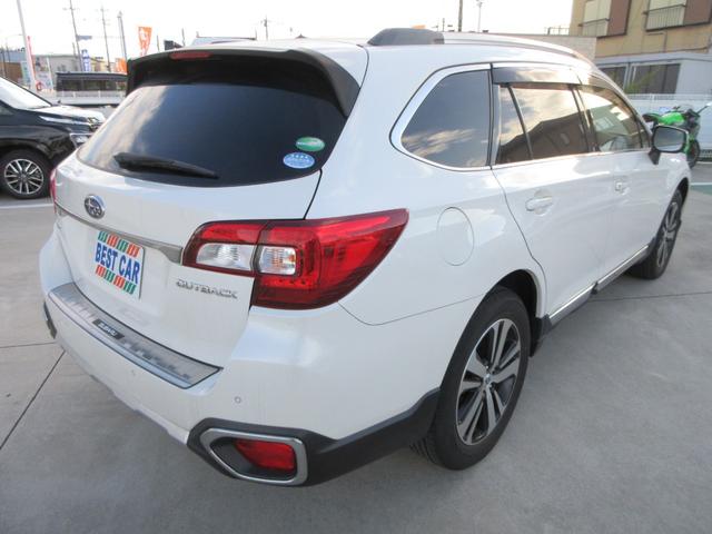 レガシィアウトバック リミテッド　４ＷＤ　アイサイト　本革シート　純正８インチナビ　フルセグＴＶ　後席フリップダウンモニター　フロント＋サイド＋バックカメラ　パワーバックドア　クルコン　ドラレコ　ＥＴＣ　シートヒーター　パワーシート（17枚目）