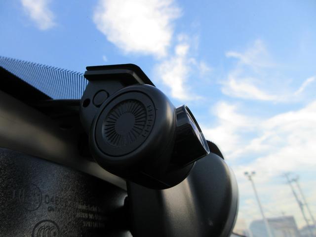 レガシィアウトバック リミテッド　４ＷＤ　アイサイト　本革シート　純正８インチナビ　フルセグＴＶ　後席フリップダウンモニター　フロント＋サイド＋バックカメラ　パワーバックドア　クルコン　ドラレコ　ＥＴＣ　シートヒーター　パワーシート（26枚目）