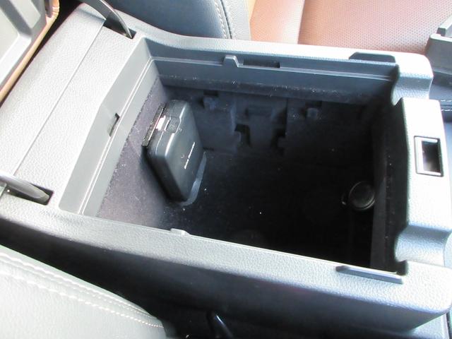 レガシィアウトバック リミテッド　４ＷＤ　アイサイト　本革シート　純正８インチナビ　フルセグＴＶ　後席フリップダウンモニター　フロント＋サイド＋バックカメラ　パワーバックドア　クルコン　ドラレコ　ＥＴＣ　シートヒーター　パワーシート（46枚目）